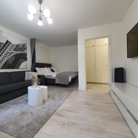 Close To The Metro And The Beach!!! With A View Of The Scandinavian Forest Stockholm Exteriér fotografie