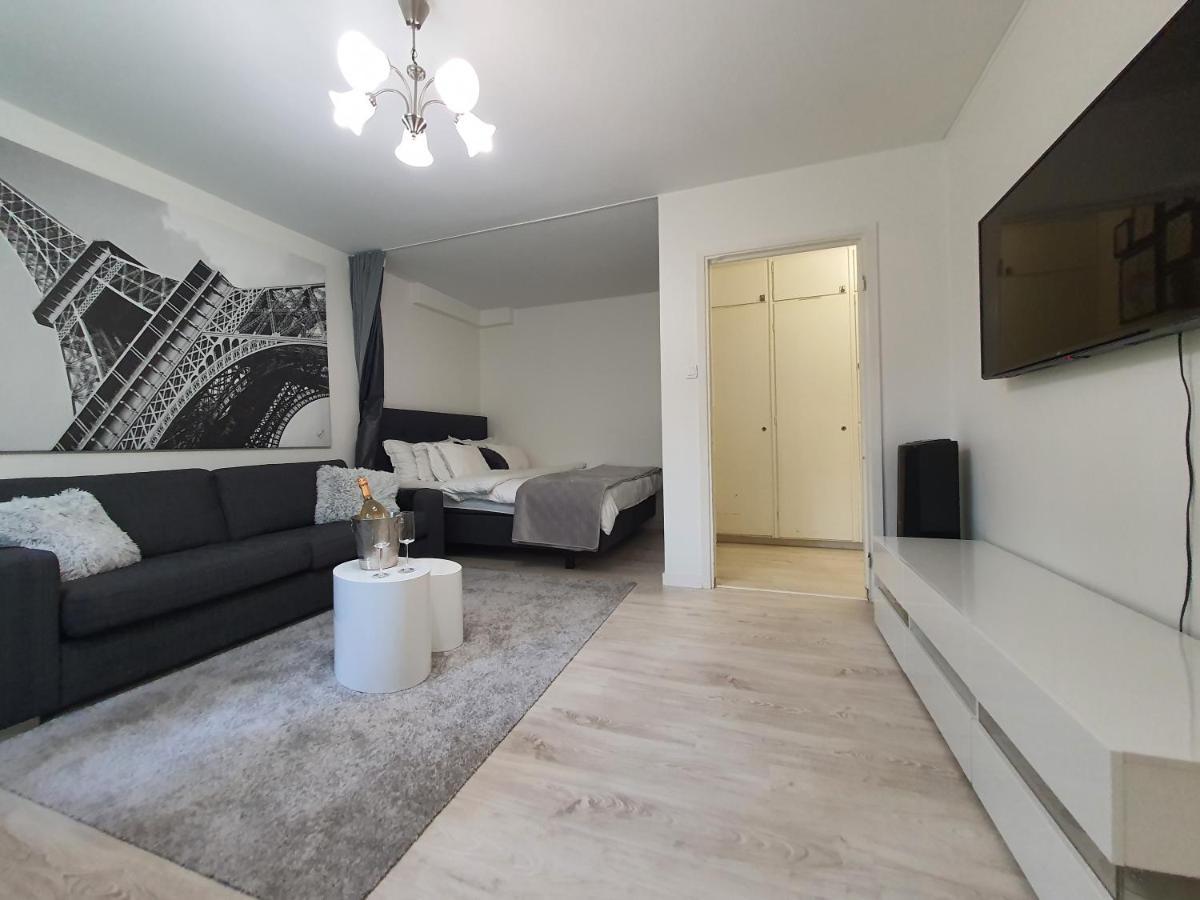 Close To The Metro And The Beach!!! With A View Of The Scandinavian Forest Stockholm Exteriér fotografie