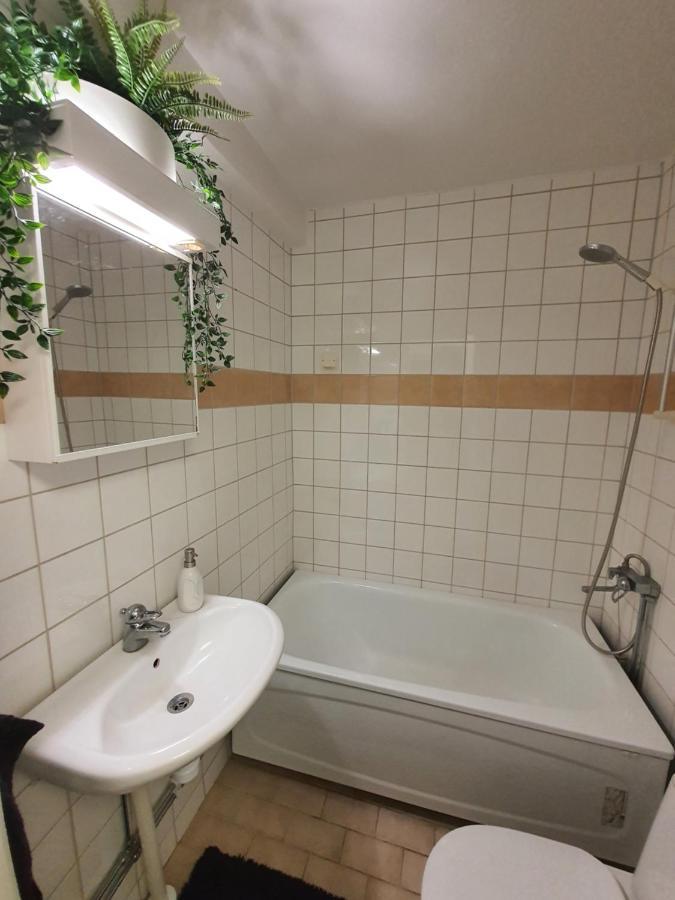 Close To The Metro And The Beach!!! With A View Of The Scandinavian Forest Stockholm Exteriér fotografie